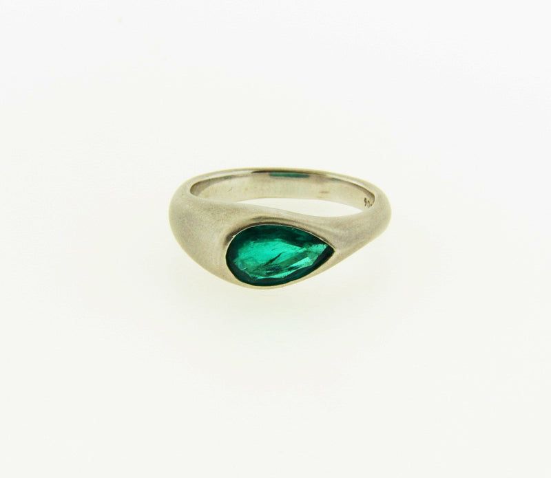 Platinum Emerald Ring | 18 Karat Appraisers | Beverly Hills, CA | Fine Jewelry Platinum Emerald Ring | 18 Karat Appraisers | Beverly Hills, CA | Fine Jewelry