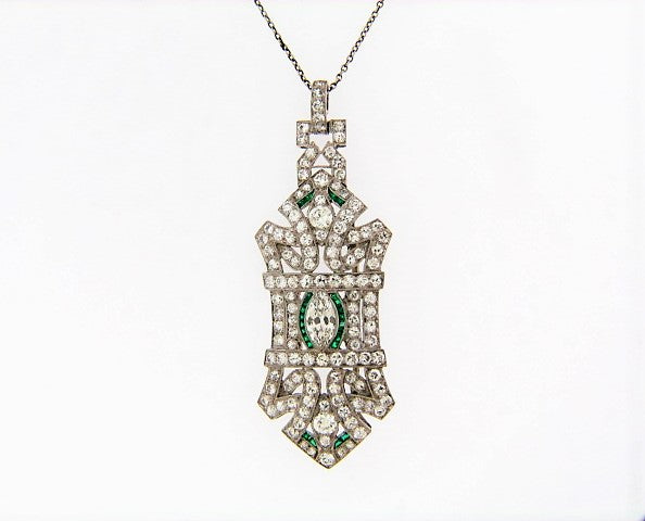 PLATINUM DIAMOND AND EMERALD PENDANT / BROOCH PLATINUM DIAMOND AND EMERALD PENDANT / BROOCH