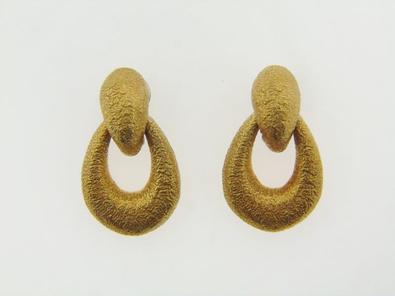 18K-YG TEXTURED DOOR-KNOCKER EARRINGS