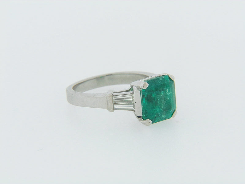 PLATINUM COLOMBIAN EMERALD AND DIAMOND RING | 18 Karat Appraisers | Beverly Hills, CA | Fine Jewelry