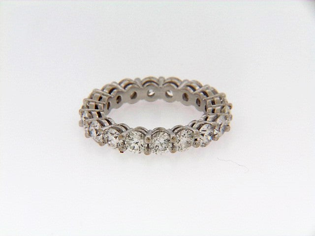 18K-WG DIAMOND ETERNITY BAND