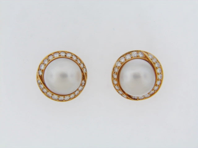 18K-YG MABE PEARL AND DIAMOND EARCLIPS