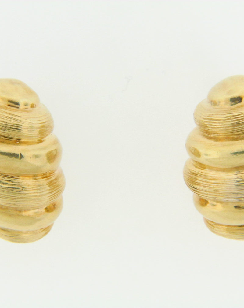 18K YELLOW GOLD SHELL EARCLIPS BY 