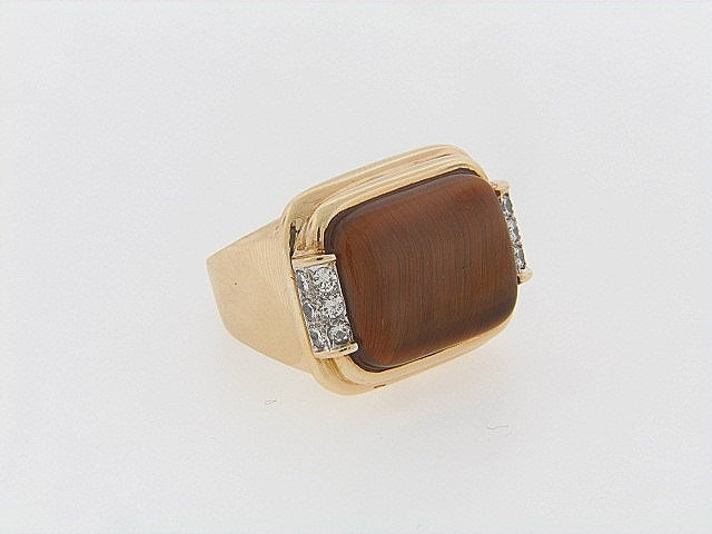 18K-YG TIGER'S EYE AND DIAMOND RING