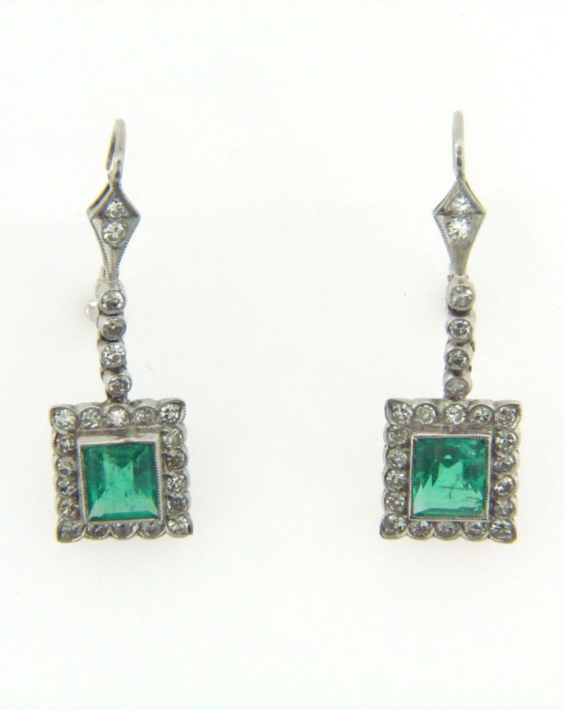 18K-WG EMERALD AND DIAMOND DANGLING EARRINGS