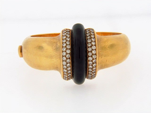 18K-YG BLACK ONYX AND DIAMOND CUFF BRACELET