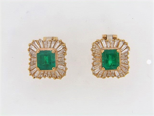 18K-YG EMERALD AND DIAMOND EARRINGS