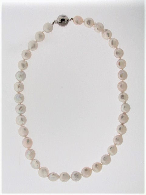 BUTTON PEARL NECKLACE
