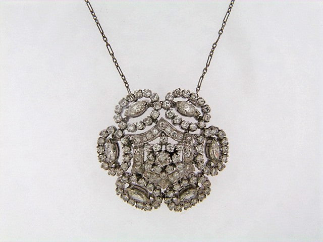 18K-WG DIAMOND PENDANT / BROOCH