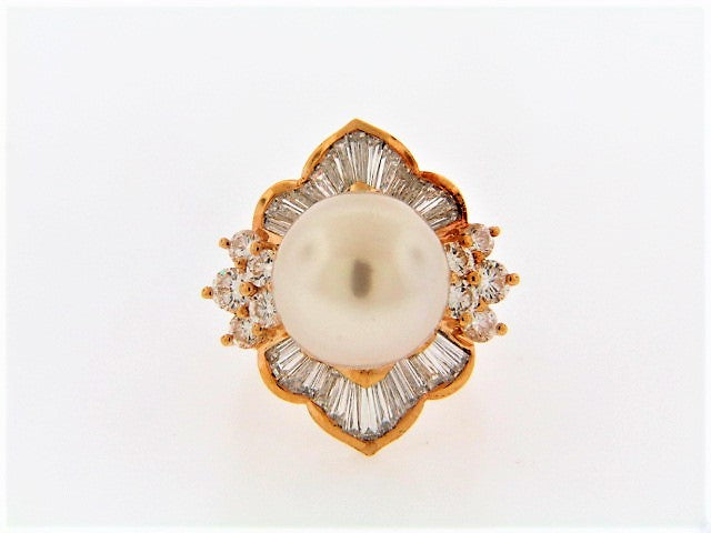 18K-YG PEARL AND DIAMOND RING