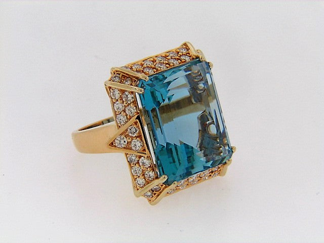 18K-YG AQUAMARINE AND DIAMOND RING