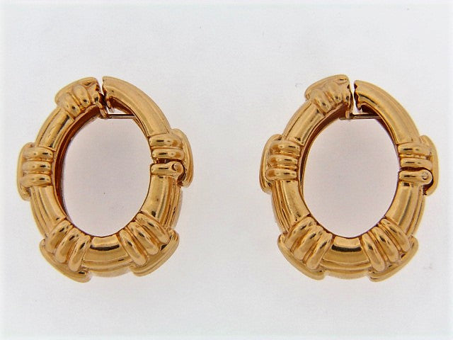 18K-YG HUGGIE EARRINGS BY "DAVID WEBB"