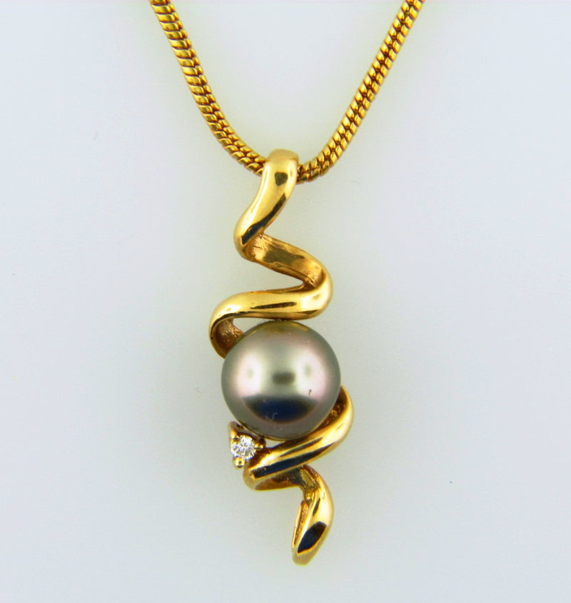 18K Yellow Gold, Black Tahitian Pearl and Diamond Pendant | 18 Karat Appraisers | Beverly Hills, CA | Fine Jewelry