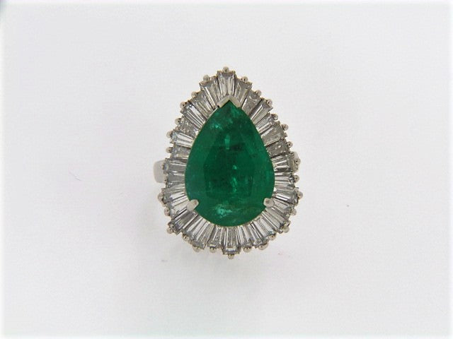 PLATINUM EMERALD AND DIAMOND RING | 18 Karat Appraisers | Beverly Hills, CA | Fine Jewelry