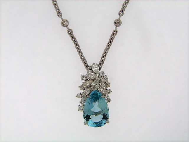 18K-WG AQUAMARINE AND DIAMOND PENDANT