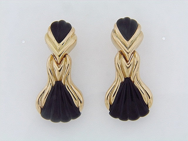 18K-YG BLACK ONYX EARRINGS BY "WANDER"