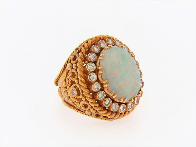 22K-YG WHITE OPAL AND DIAMOND RING